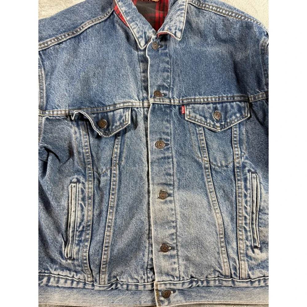 Vtg Levi's 70417-9316 Denim Trucker Jacket Lined Red Plaid Made in USA Men's L